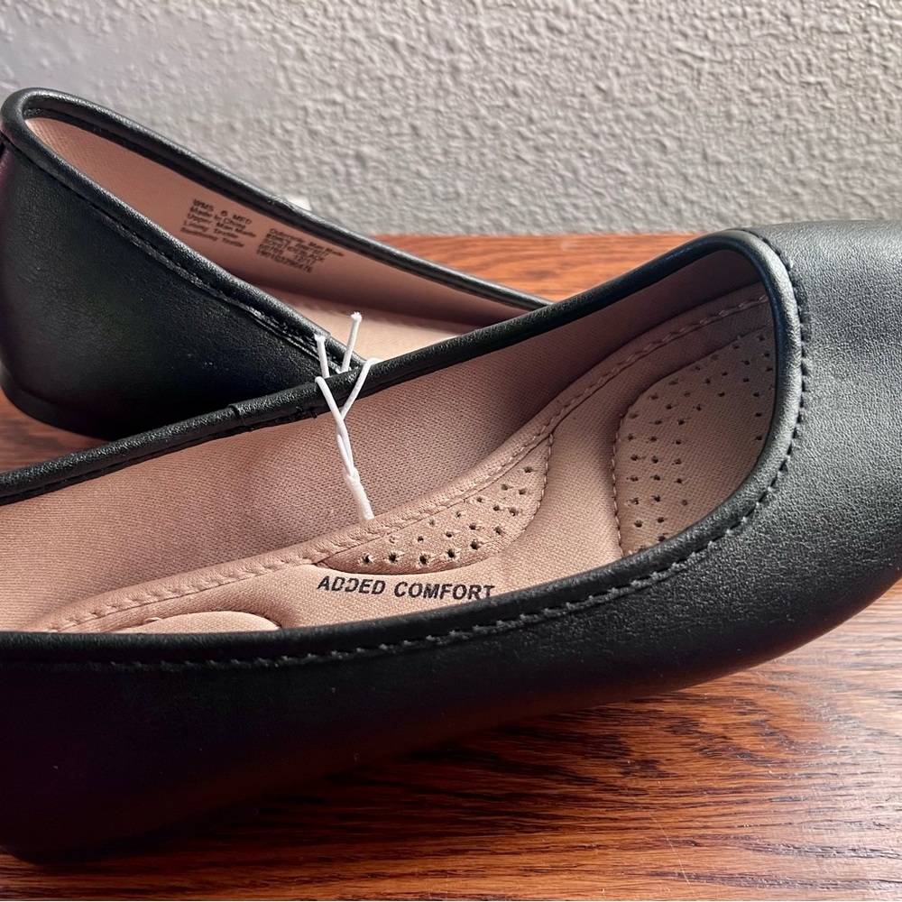 NWT SO Sohitide Black Pointed Toe Flats - Junior Size 6